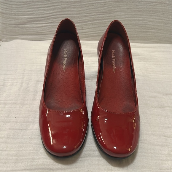 Hush Puppies Patent Red Slip On Curved Pump Women's Size 9 - Picture 2 of 15